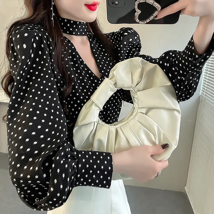 韩版气质系带V领春款衬衫女上衣减龄波点印花泡泡袖独特漂亮小衫