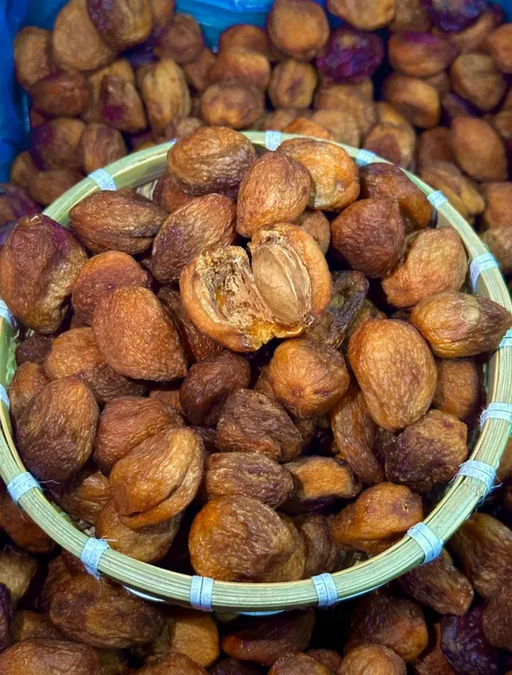 大丑杏干 Qog kak