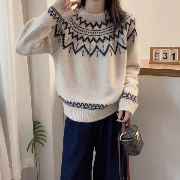 设计感波浪角花纹设计圆领毛衣女秋冬新款慵懒风软糯针织衫上衣潮