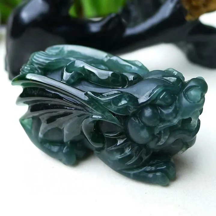 莹润立体精雕一飞冲天带翅招财进宝霸王貔貅吊坠大气天然A货翡翠