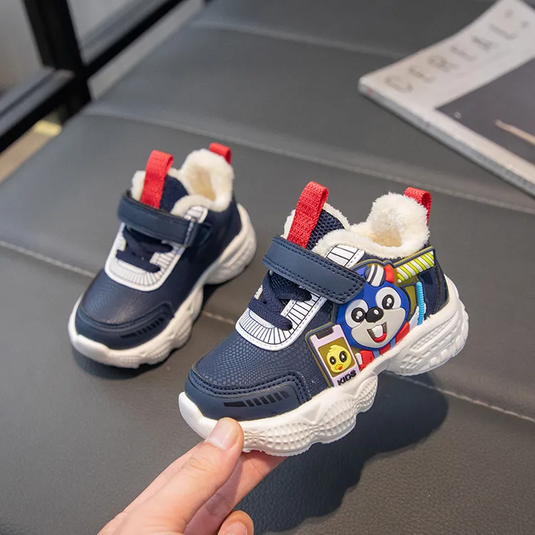 冬季新款男童鞋子汪汪队经典儿童童鞋加绒加厚皮面防水男宝超软底