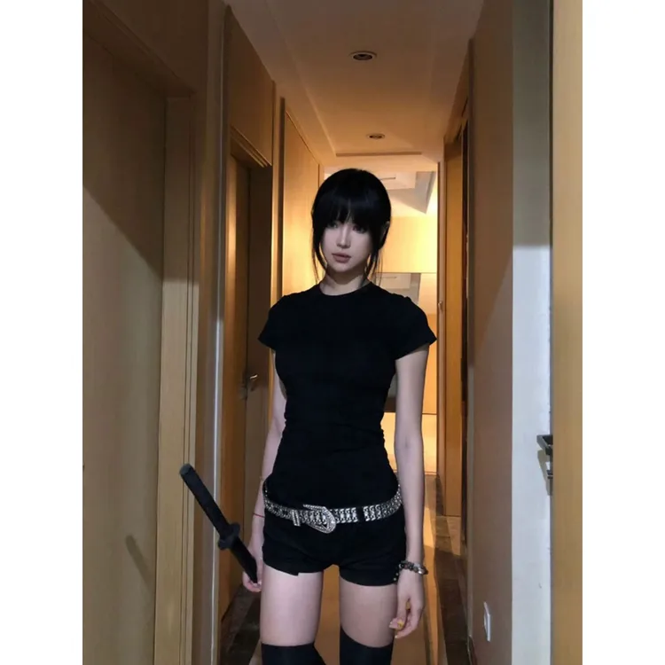 【运补6米】美式辣妹黑色正肩短袖t恤女夏季设计感小众修身显瘦上衣