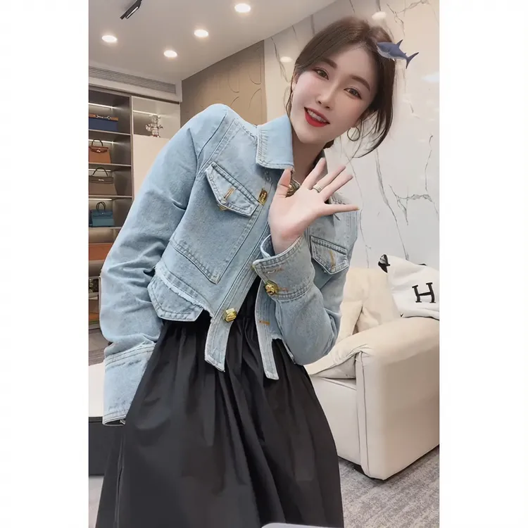 2023新款女装时尚两件套复古小金扣百搭牛仔外套吊带裙套装女显瘦