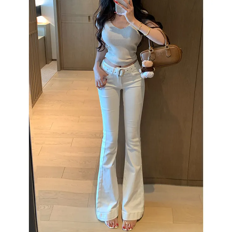 白色气质低腰腰带微喇牛仔裤女2025秋季新款高级弹力显瘦喇叭裤
