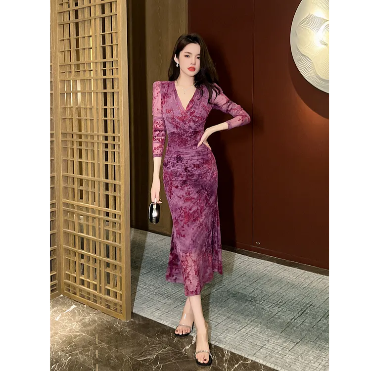 2025年秋季新款女装气质时尚性感V领长袖修身包臀鱼尾连衣裙30570