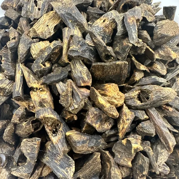 沉香高端莺歌楠部分沉水碎边角料可香薰手工料