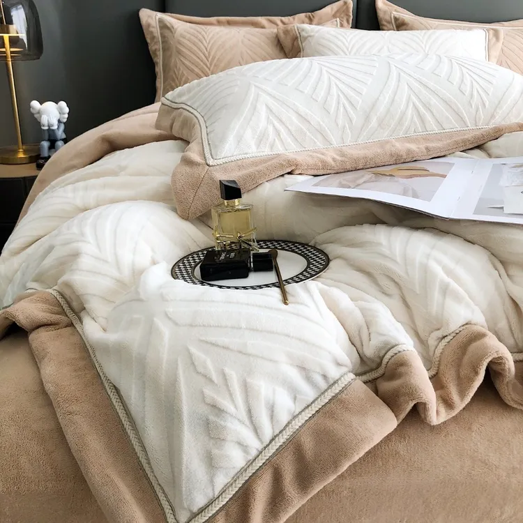 ROWHOLLY枫叶加厚保暖高克重牛奶绒四件套纯色被套床单高级感床品