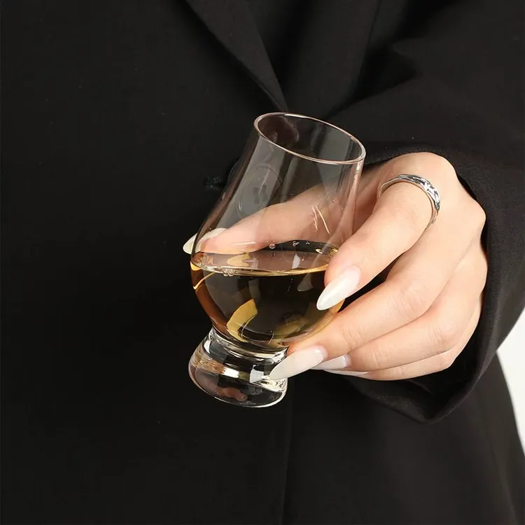 青苹果玻璃杯郁金香红酒杯闻香杯洋酒杯家用啤酒杯无铅创意鸡尾杯