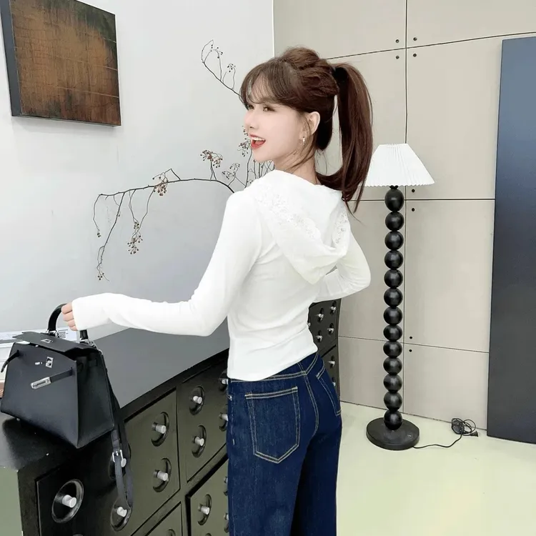 卡卡春秋T恤女修身显瘦连帽上衣韩版简约2025刺绣蕾丝百搭打底衫