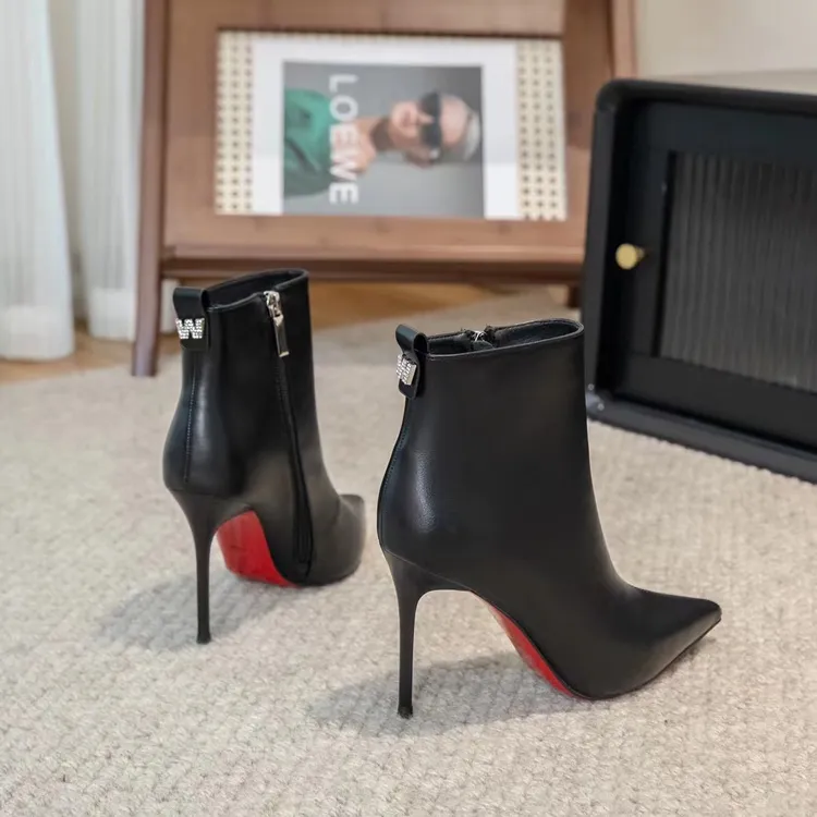 新款 时尚潮流爆款 短靴美美哒