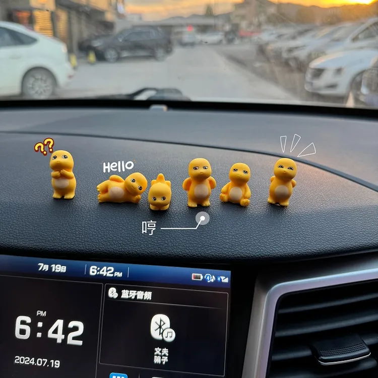 「小奶龙」治愈系车内饰品摆件小汽车中控台2024新款网红女神车载