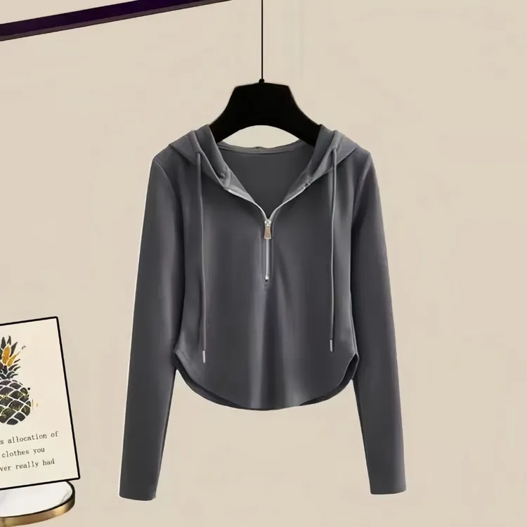 卫衣秋装女款爆款2025新款薄款修身长袖连帽休闲设计短款秋冬上衣