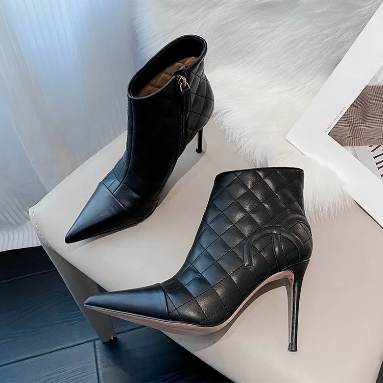 羊皮版小香风黑色尖头细跟高跟短靴女款2025秋冬季新款显瘦女靴子