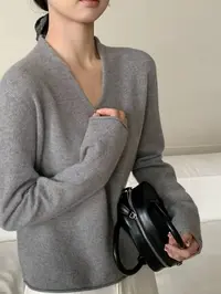 无缝一体全V领宽松针织衫女24秋冬纯色慵懒风柔软亲6541肤