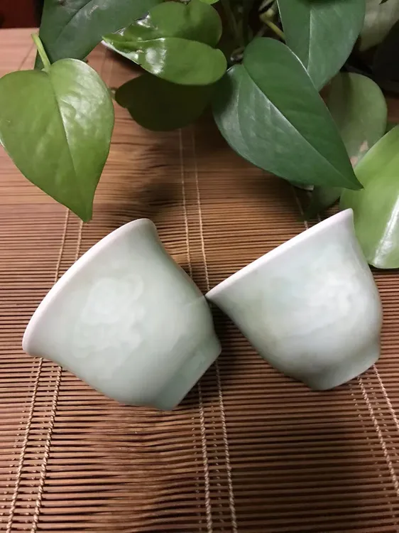青瓷杯子一对 尺寸很好