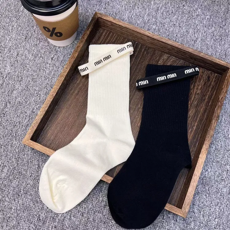 欧货新款字母饰品手缝织带简约ins网红洋气百搭外穿中筒潮袜