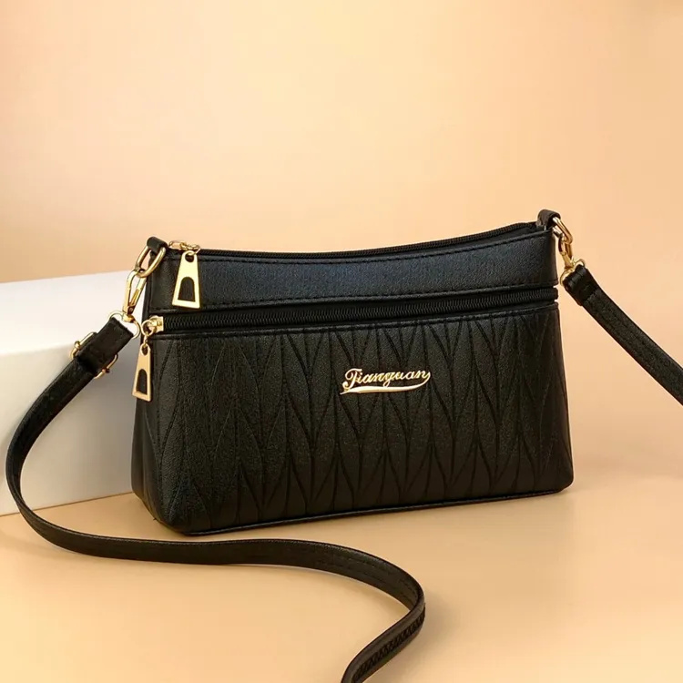 新款高档女包韩版简约百搭斜挎极简手机包单肩女包女款小清新