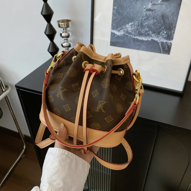 福袋包新款高级百搭洋气手拎包小众单肩斜挎包