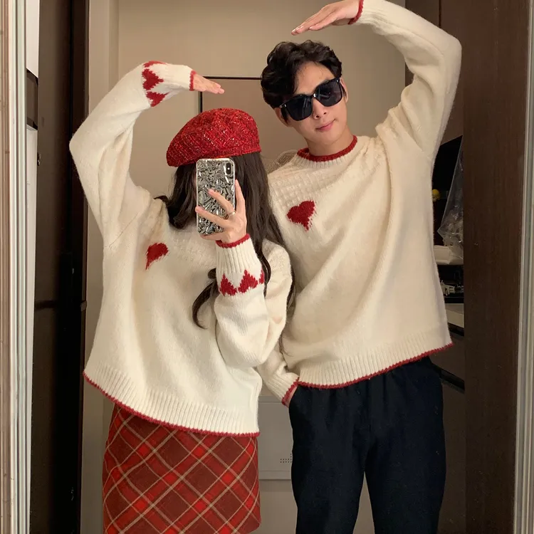 新款韩版纯色爱心复古休闲针织衫格子半裙法式小众设计感情侣毛衣