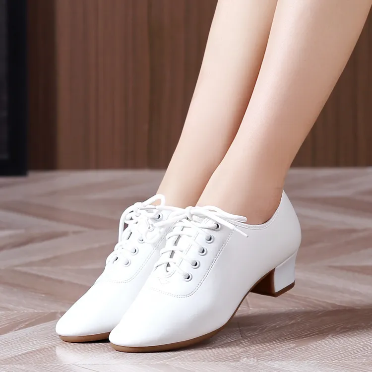 真皮中跟百搭拉丁舞鞋白色舞蹈鞋女鞋形体鞋牛皮春夏软底跳舞鞋