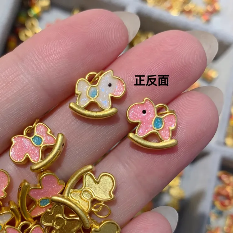 足金999木马吊坠精致烤漆木马可爱童趣女款纯黄金摇摇马项坠宝宝 