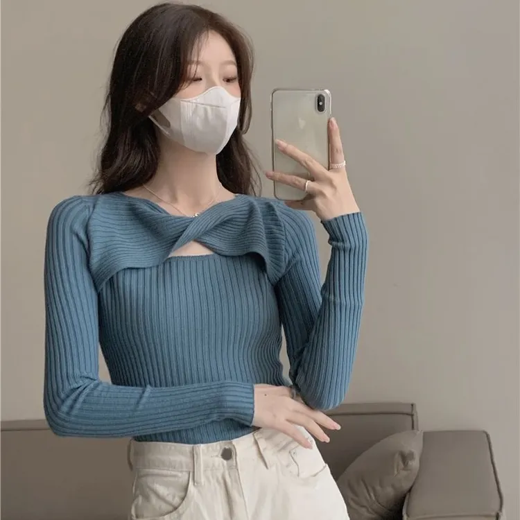 法式长袖初秋新款设计感小众别致时尚洋气时髦镂空针织打底衫上衣