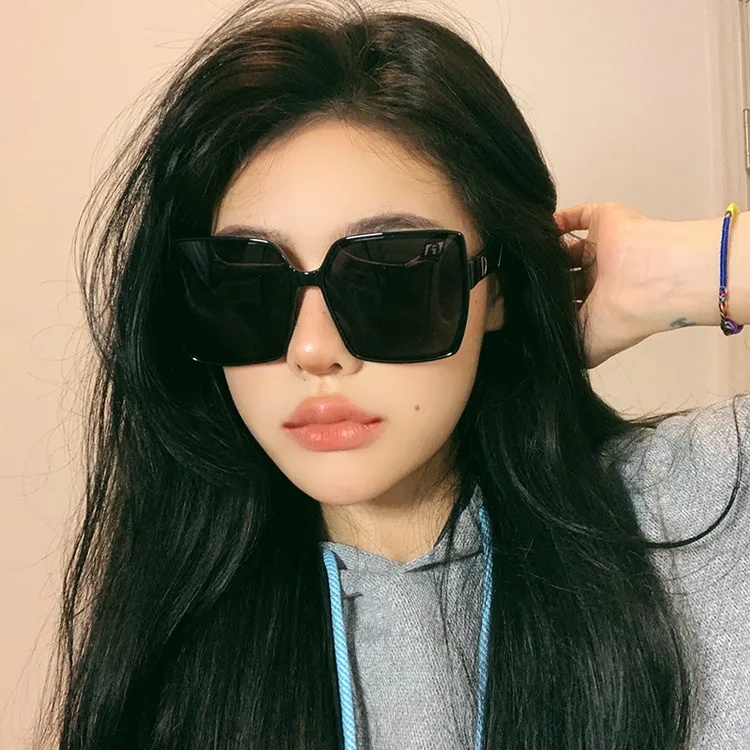 韩版方形大框遮阳显脸小黑色墨镜女款潮大脸防紫外线海边复古墨镜