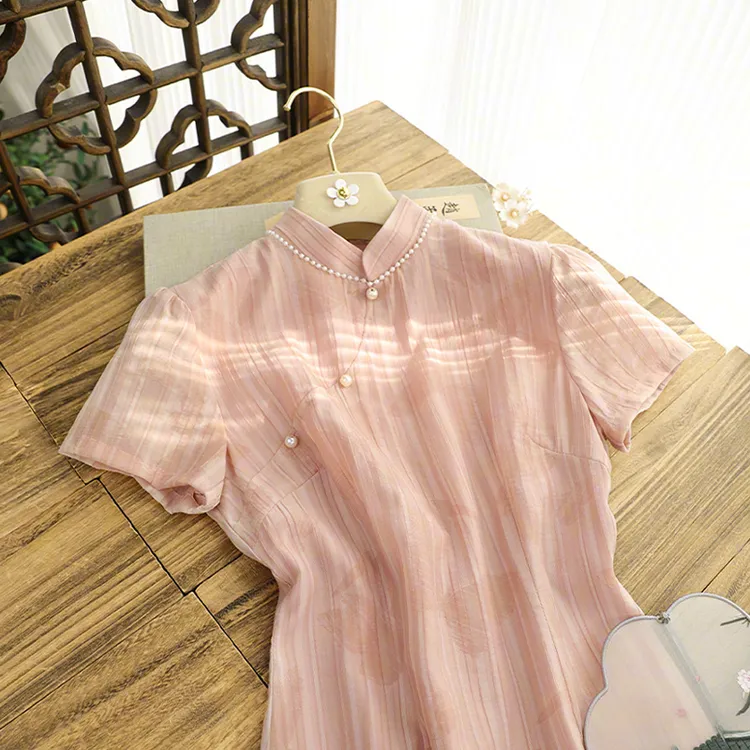 俏娘鱼2025年春季新款气质优雅改良新中式年轻款粉色淑女短袖旗袍