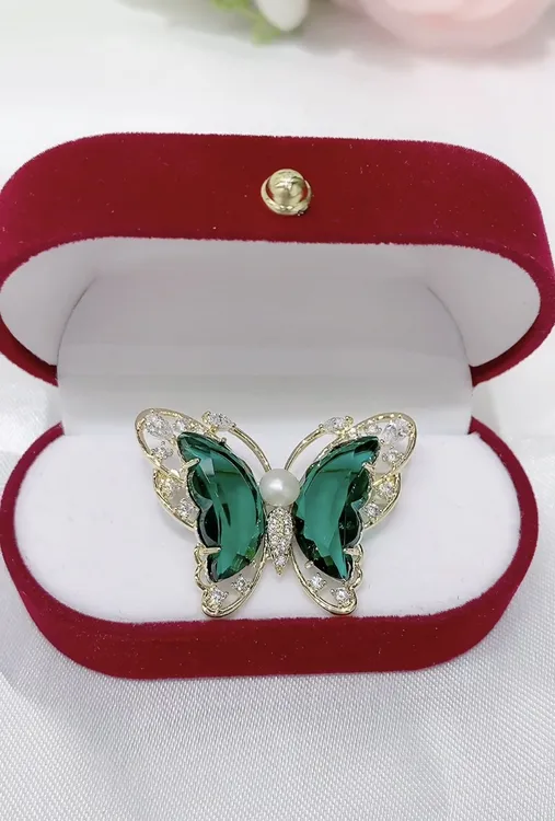铜合金合成锆石胸针 新款高档绿色蝴蝶胸针高级奢华精致胸花
