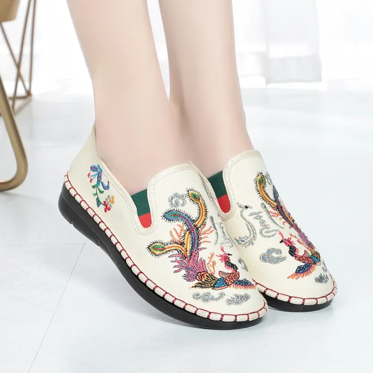 老北京布鞋女款国风布鞋爆款绣花鞋平底透气民族风老北京布鞋女鞋