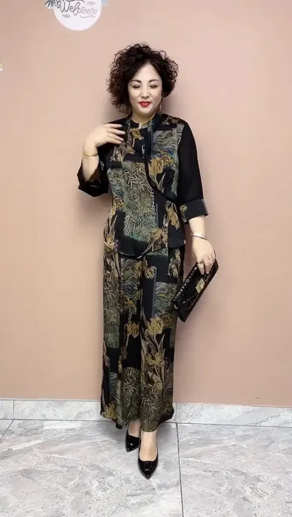 【翠姐精选】 2022新款大码时尚遮肚显瘦妈妈装两件套女装