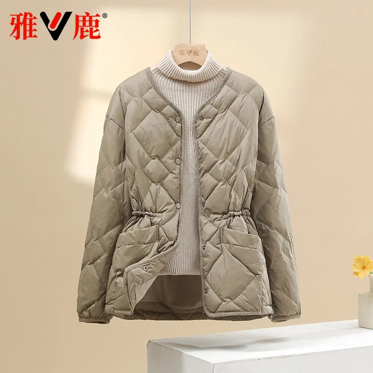 雅鹿2025新款轻薄羽绒服女小众收腰显瘦舒适内胆流行简约时尚外套