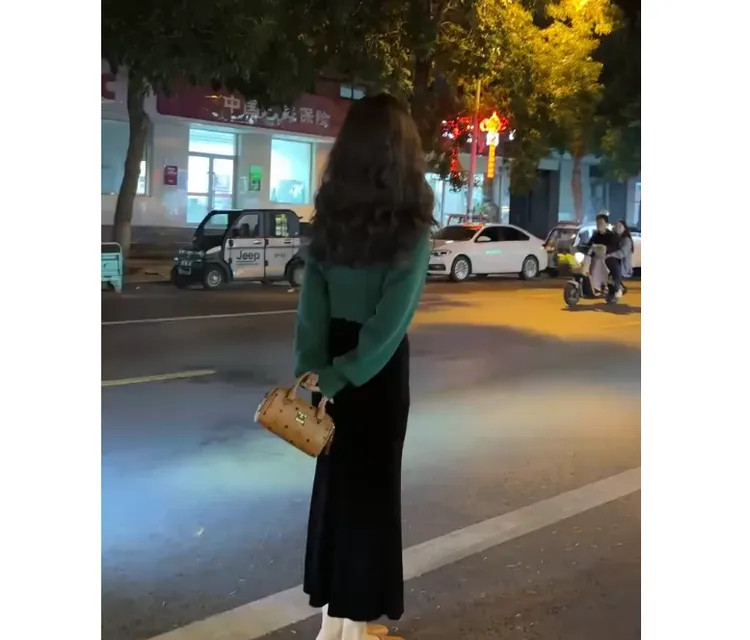 2024秋季新款女装网红小香风韩版百搭洋气长款上衣半身裙女M.