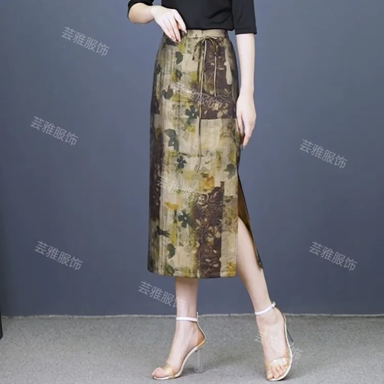 早春款复古印花半身裙女夏季2025年新款气质高腰显瘦开叉包臀裙子