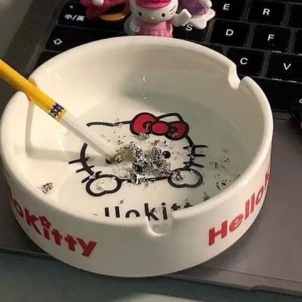 送给男朋友礼物hellokitty烟灰缸新款特大号可爱潮流高颜值烟灰缸