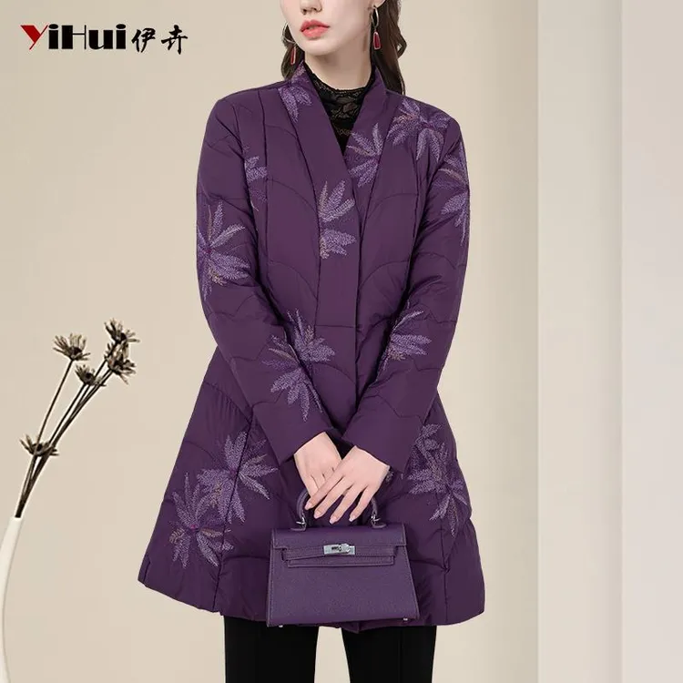 YIHUI伊卉羽绒服女中长款刺绣花外套v领设计感修身收腰WH245080