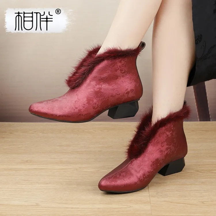 相伴秋冬民族风时尚中老年保暖妈妈鞋加绒中跟女士真皮短靴52955