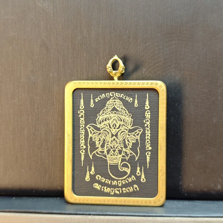 唐卡 关二爷，象神 释迦 五条 弥勒佛