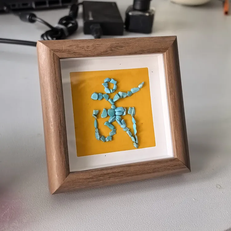 随玉制造的藏文艺术产品。