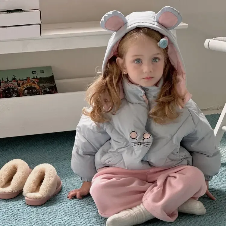 女童白鸭绒冬款2025中小童加厚保暖外套洋气连帽小清新羽绒服