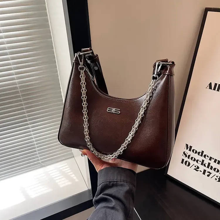 今年流行腋下包包女2024款链条时尚爆裂纹单肩包高级感休闲斜挎包