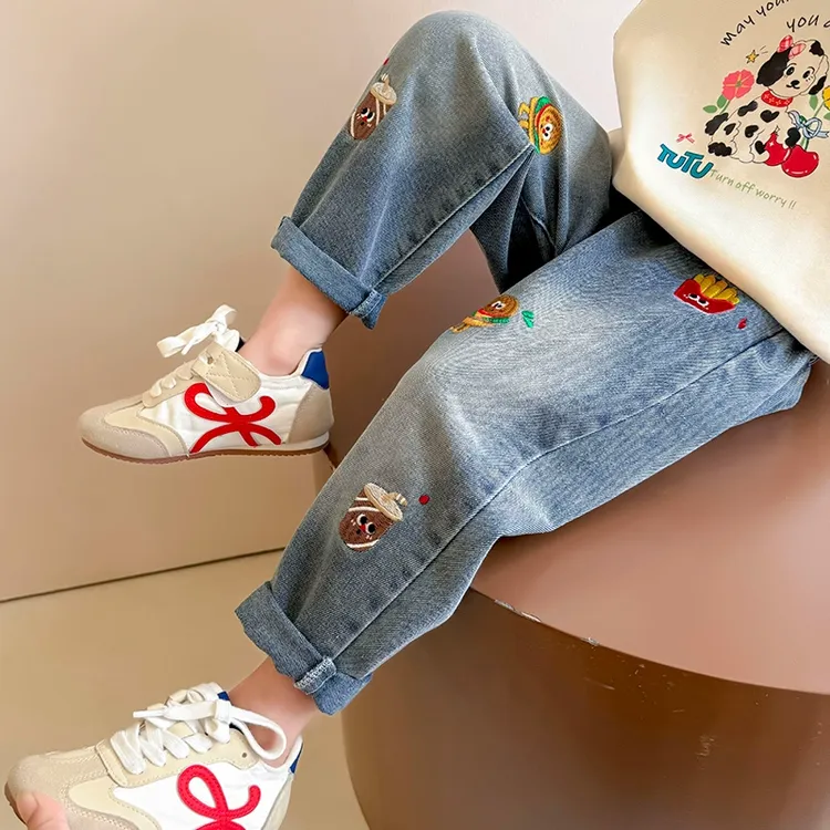 女童可爱汉堡薯条绣花牛仔裤宽松休闲裤子时髦洋气老爹裤新款春装