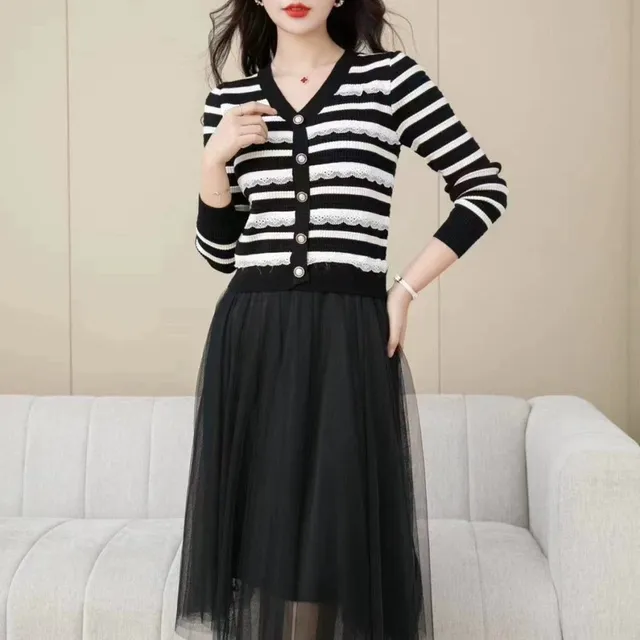 针织连衣裙秋冬新款外穿收腰条纹蕾丝网纱假两件毛衣内搭打底裙