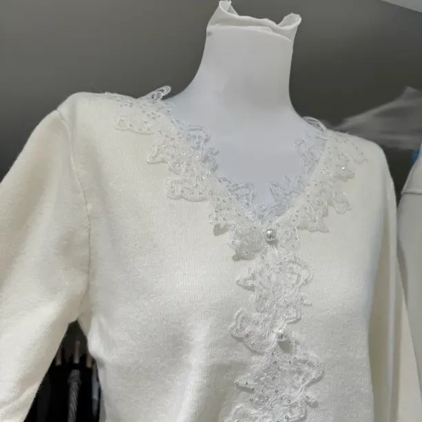 常规V领衫拼接厚款常规款纯色针织围巾领不褪色