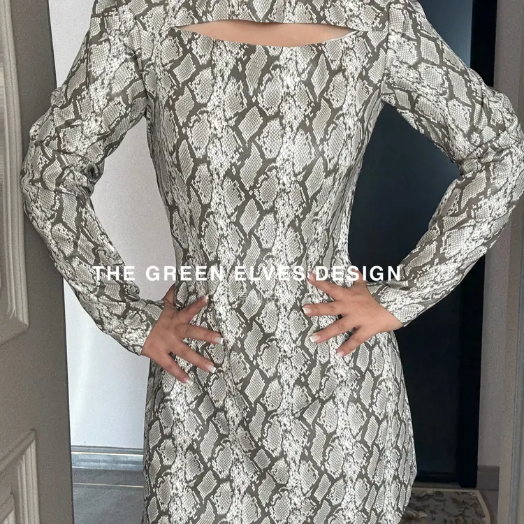 高端私人定制蛇纹皮设计感连衣裙