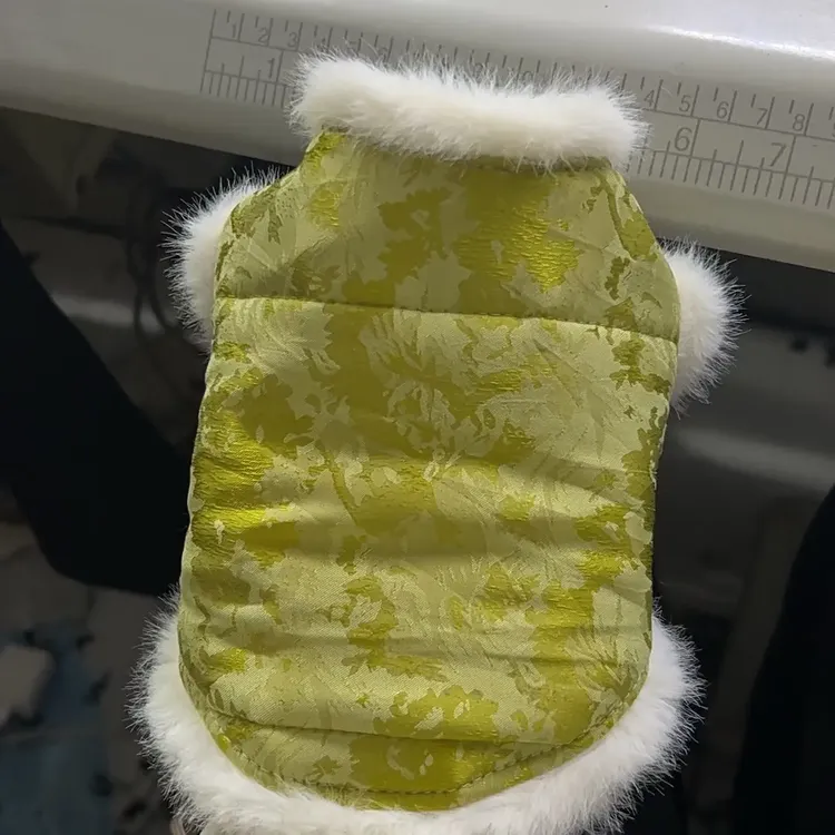 宠物猫咪狗狗秋冬新年加厚喜庆国风马甲可爱款式衣服