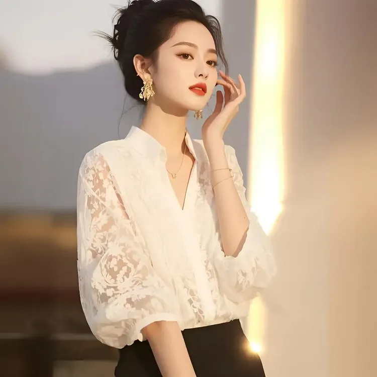 休闲风七分袖翻领法式轻奢蕾丝衬衫百搭上衣洋气时尚显瘦雪纺衫
