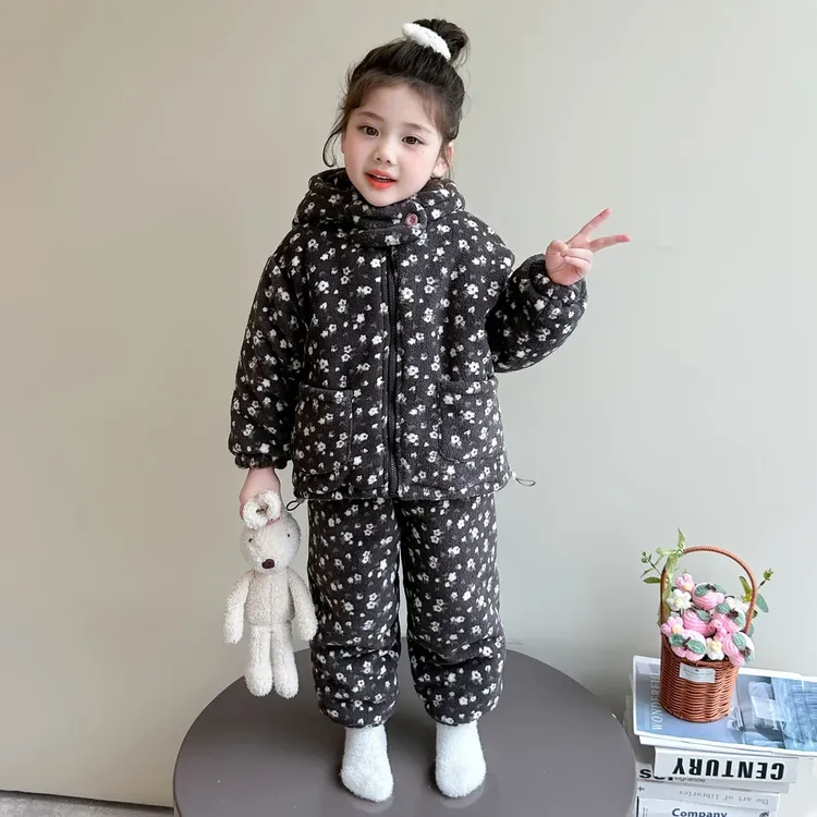 儿童睡衣冬加厚加绒2025抗寒女孩子三层夹棉家居服开衫珊瑚绒洋气