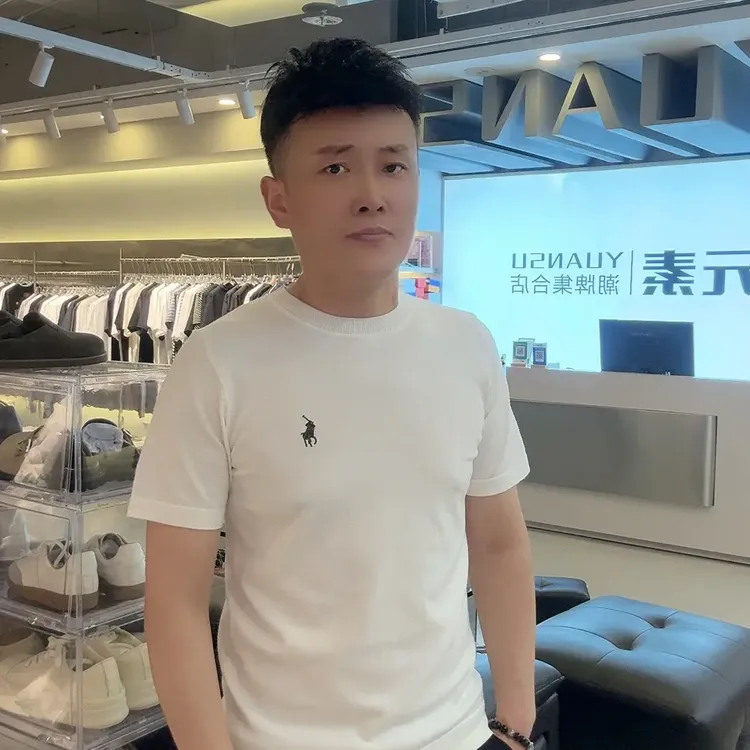 元素潮流针织短袖毛衣