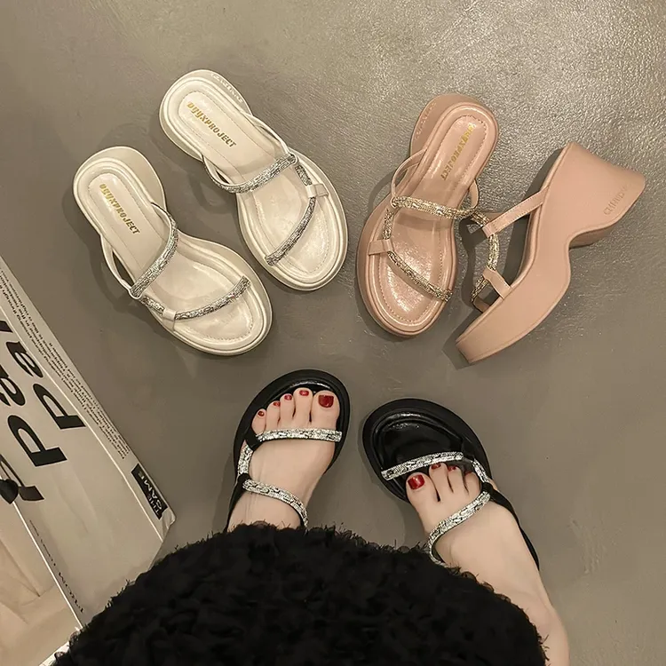 百搭厚底坡跟一字拖鞋女2025年夏季新款配裙子增高小个子凉拖鞋女